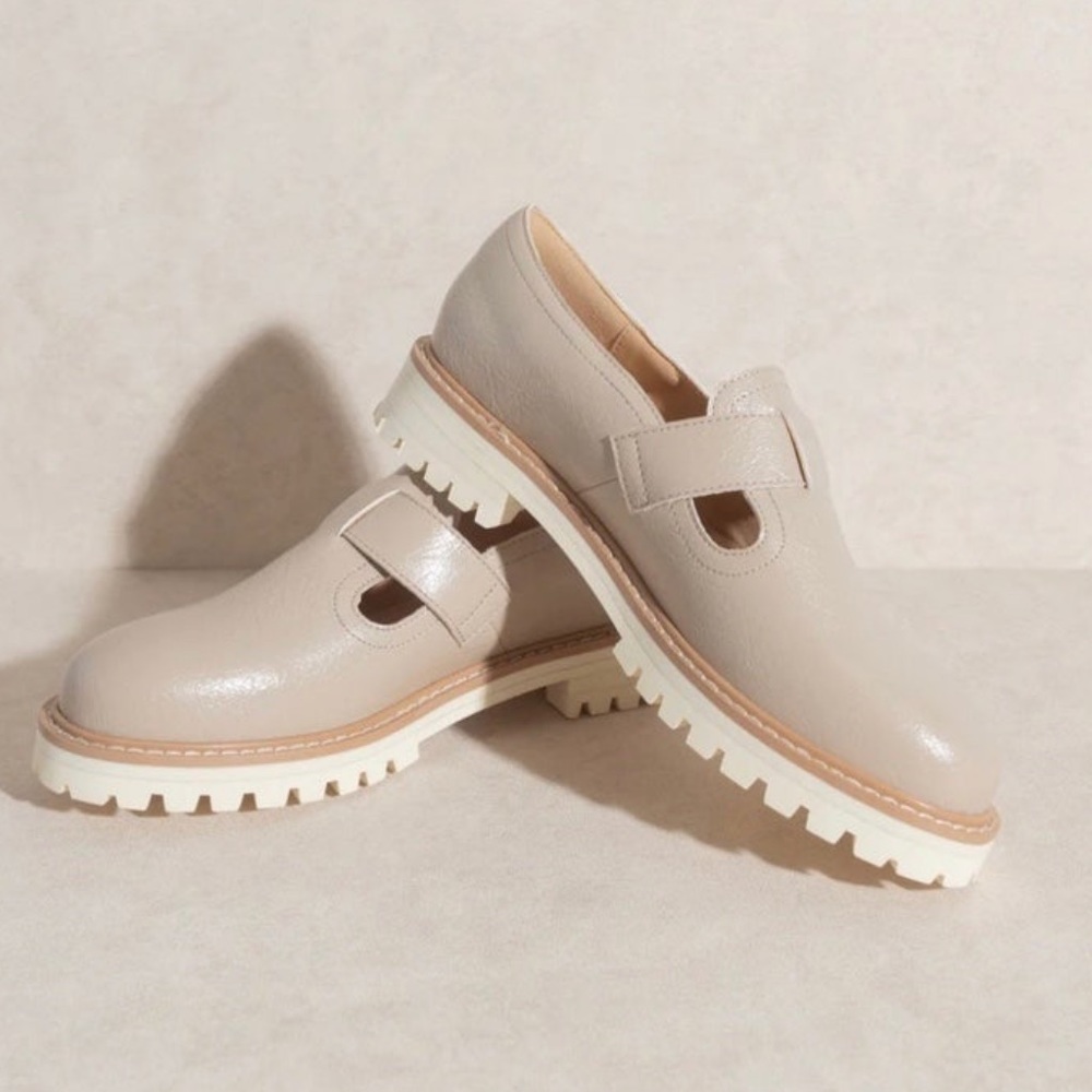 Oasis Society Amelia Taupe Loafer size 7.5